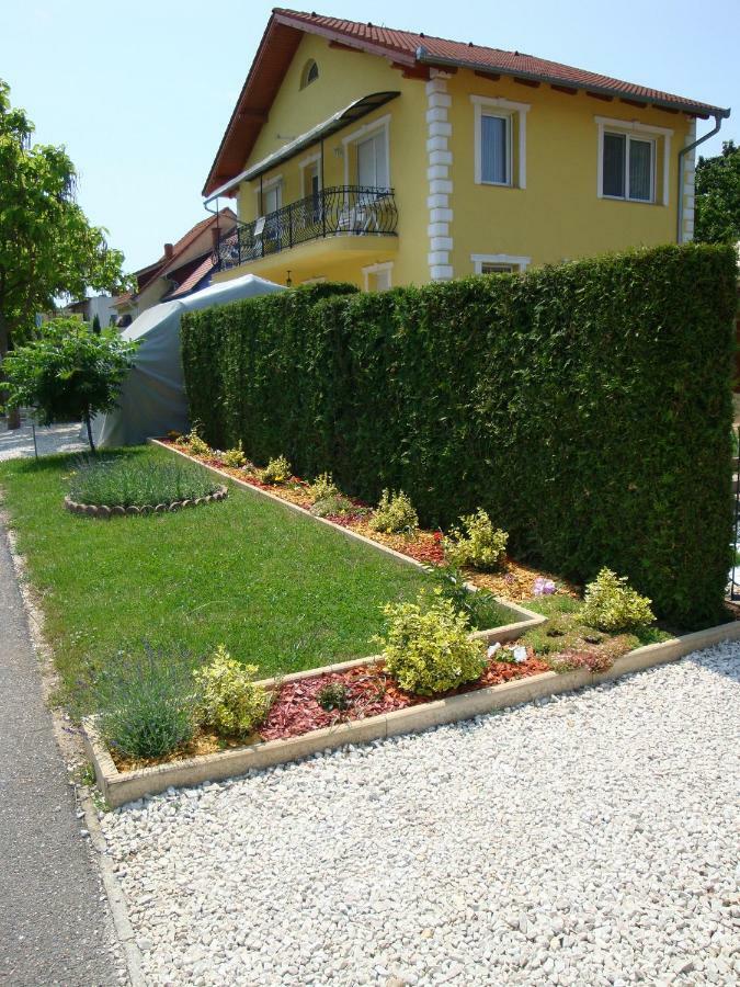 Yellow Apartmanhaz Bük Exteriér fotografie