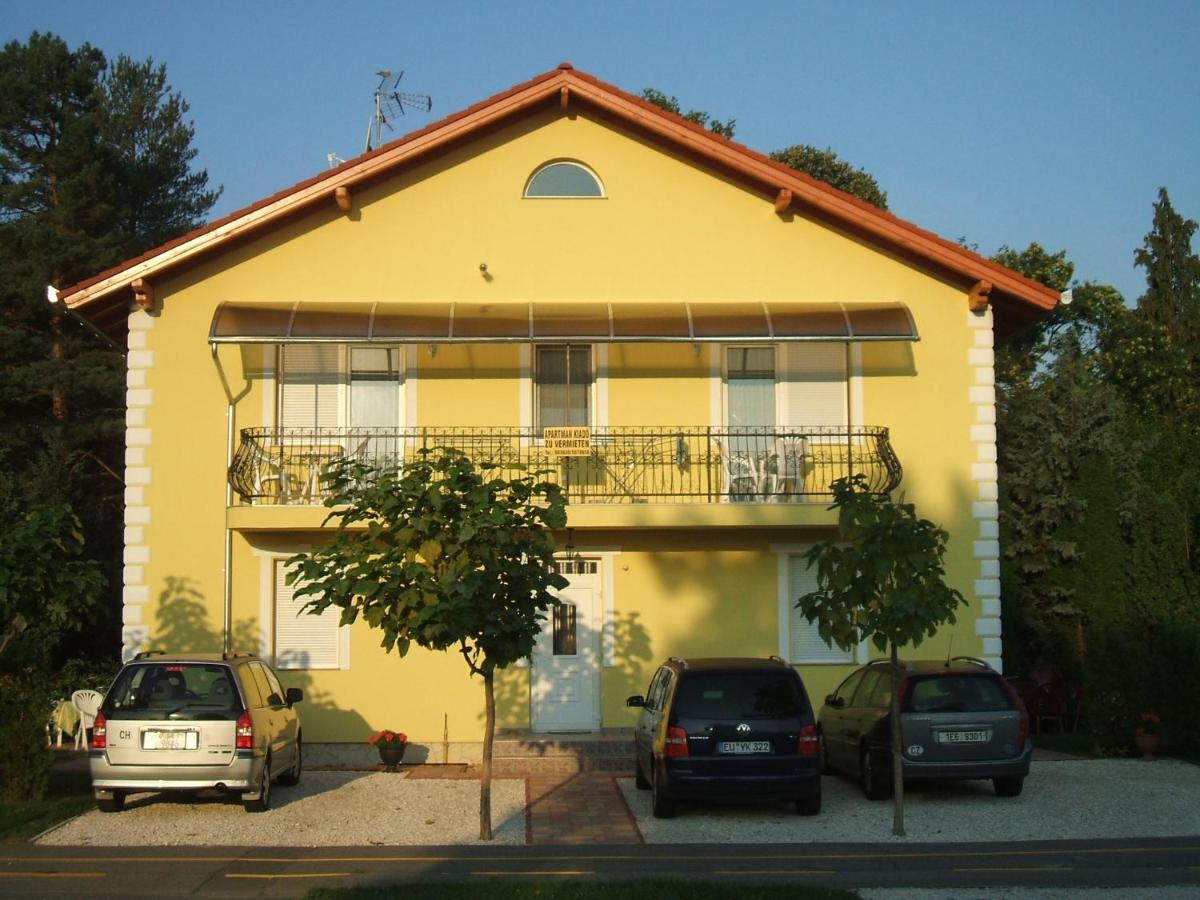Yellow Apartmanhaz Bük Exteriér fotografie