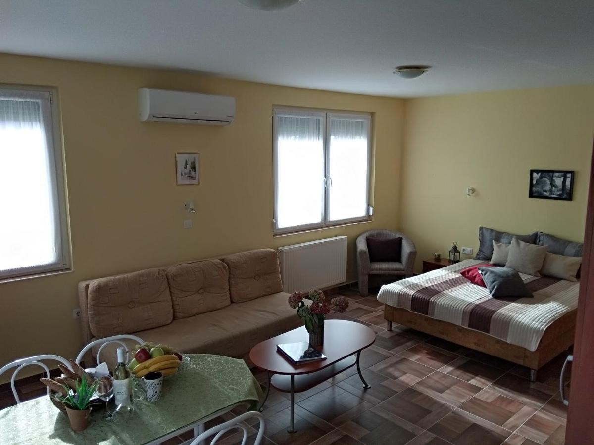 Yellow Apartmanhaz Bük Exteriér fotografie